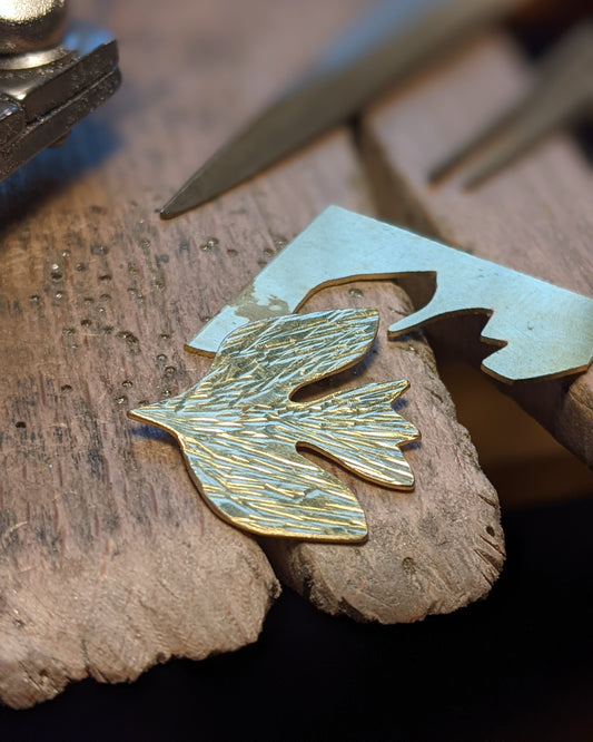 Votre broche (ou boucles d'oreilles) en laiton
